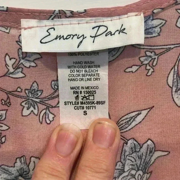 Emory Park pink with  blue flowers kimono size small in perfect condition. - Picture 7 of 9